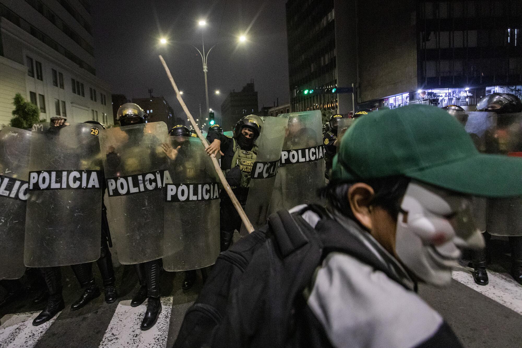 Enfrentamientos entre manifestantes y policía en Lima (Perú) el 15 de octubre de 2025. - 7